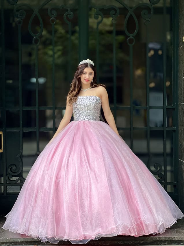 vestido de 15 con brillo en Córdoba